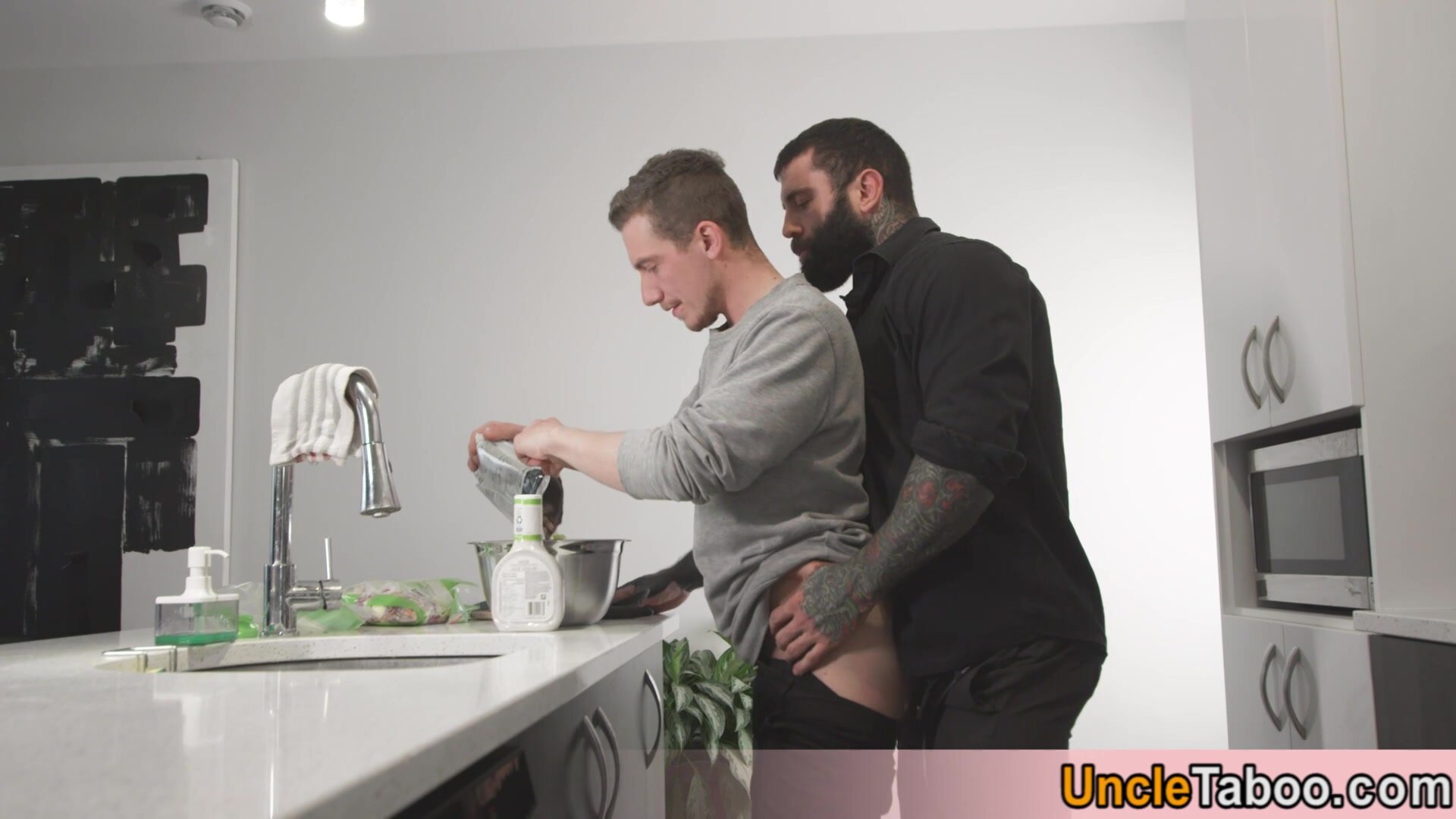 Guy Barebacked By Stepdad In Front Of His Mature Mom - Gay Porn