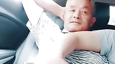 Chinese old man sucking xhSdzfX