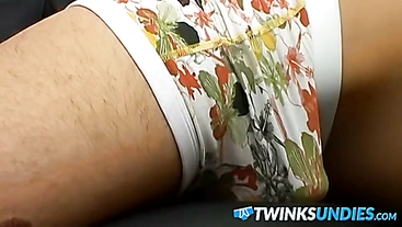 Solo twink amateur Kyle Valasek jizzes in his underwear