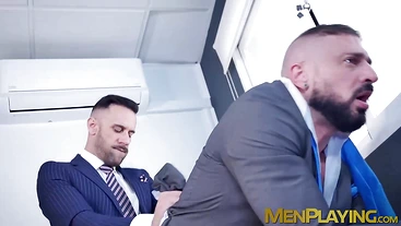 Secretary Gustavo Cruz sucked dick and banged the hairy ass of Marco Napoli