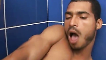 BangBangXXX.com - Gay Brazilian's solo jerk and dildo session in the bath
