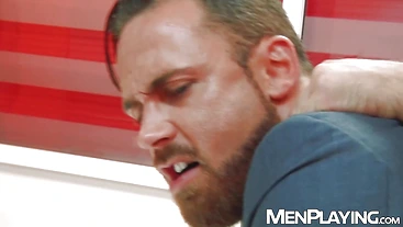 Blond hunk Johan Kane destroys the asshole of bottom Logan Moore