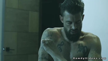 Unhomed man Alpha Wolfe gets roof for anal sex from rich gay Roman Todd