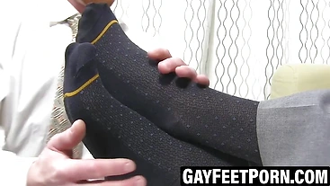 Redhead sucks toes while taking BBC facial