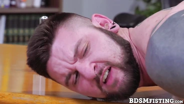 Muscular Teddy Bryce and Mike Panic anal breed and fist fuck