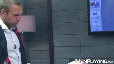 Perfect dude Hans Berlin opens his mouth and ass to DILF Leo Rosso