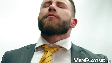 Hunk DILF Diego Reyes barebacking balls deep Dani Rivera