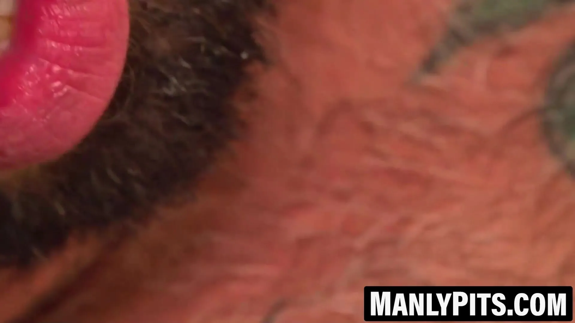 Tattooed Romeo Davis milks his dick till hot cumshot