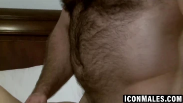 DILF Brad Kalvo gets double worship from slender bi twinks