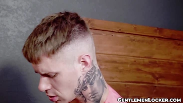 Hung Zario Travezz welcomes Zac Bishop mouth deep between his legs