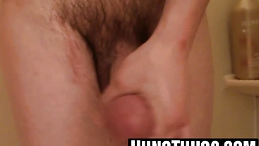 Muscled Chad Turner loves solo shower wanking