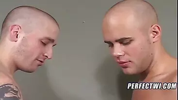 Sexy Stud Gets Big Sausage in Ass
