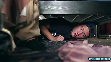 Үйдегі балапанның суреті Порно: Мен бір қызды туған күніне апардым (орыс)