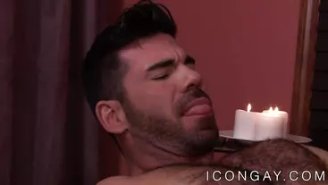 Handsome masseur Billy Santoro kisses and ass fucks customer